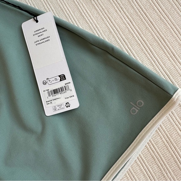 Alo Yoga Airbrush Streamlined Skirt - Botanical Garden - Picture 2 of 4